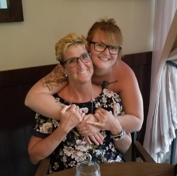 Meet your Posher, Julie - Picture 1 of 1